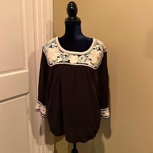 Beautiful Sister Mary top! Size XL